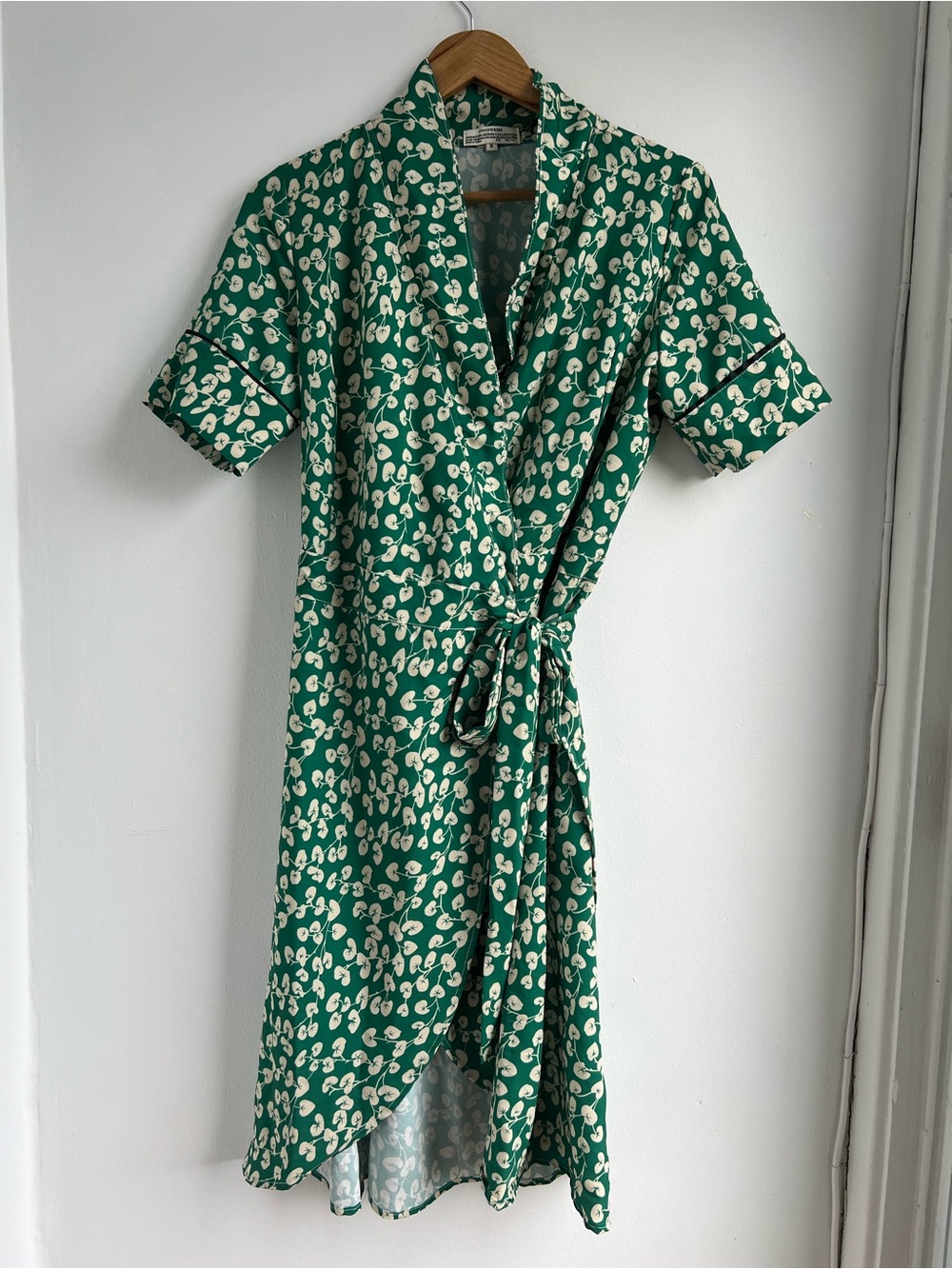 Pattern Wrap Midi Dress with Tie Waist
